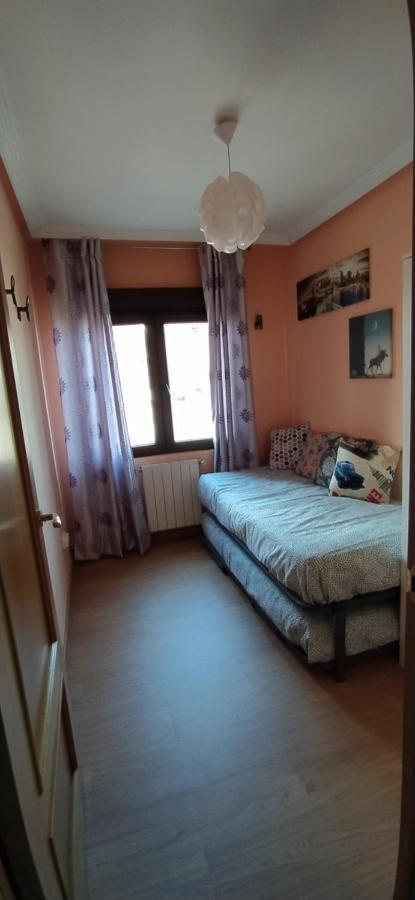Alojamiento En Playa Del Arbeyal Gijón Eksteriør bilde